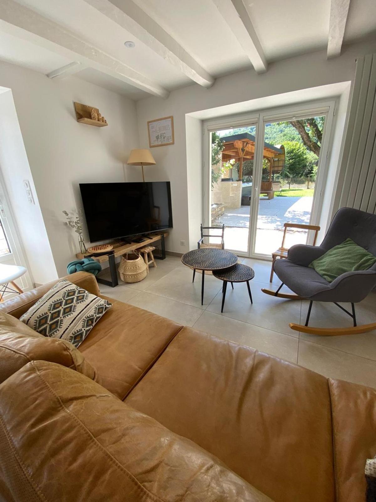 Gite Le Recoules Villa Espalion Eksteriør bilde